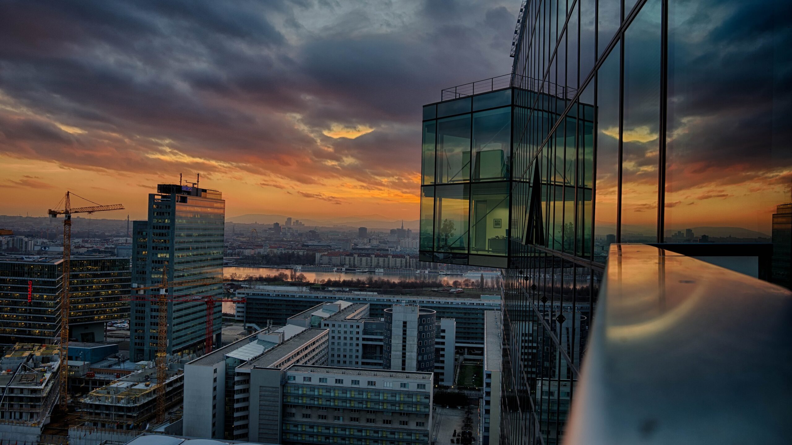 sunset and architecture in vienna uhd